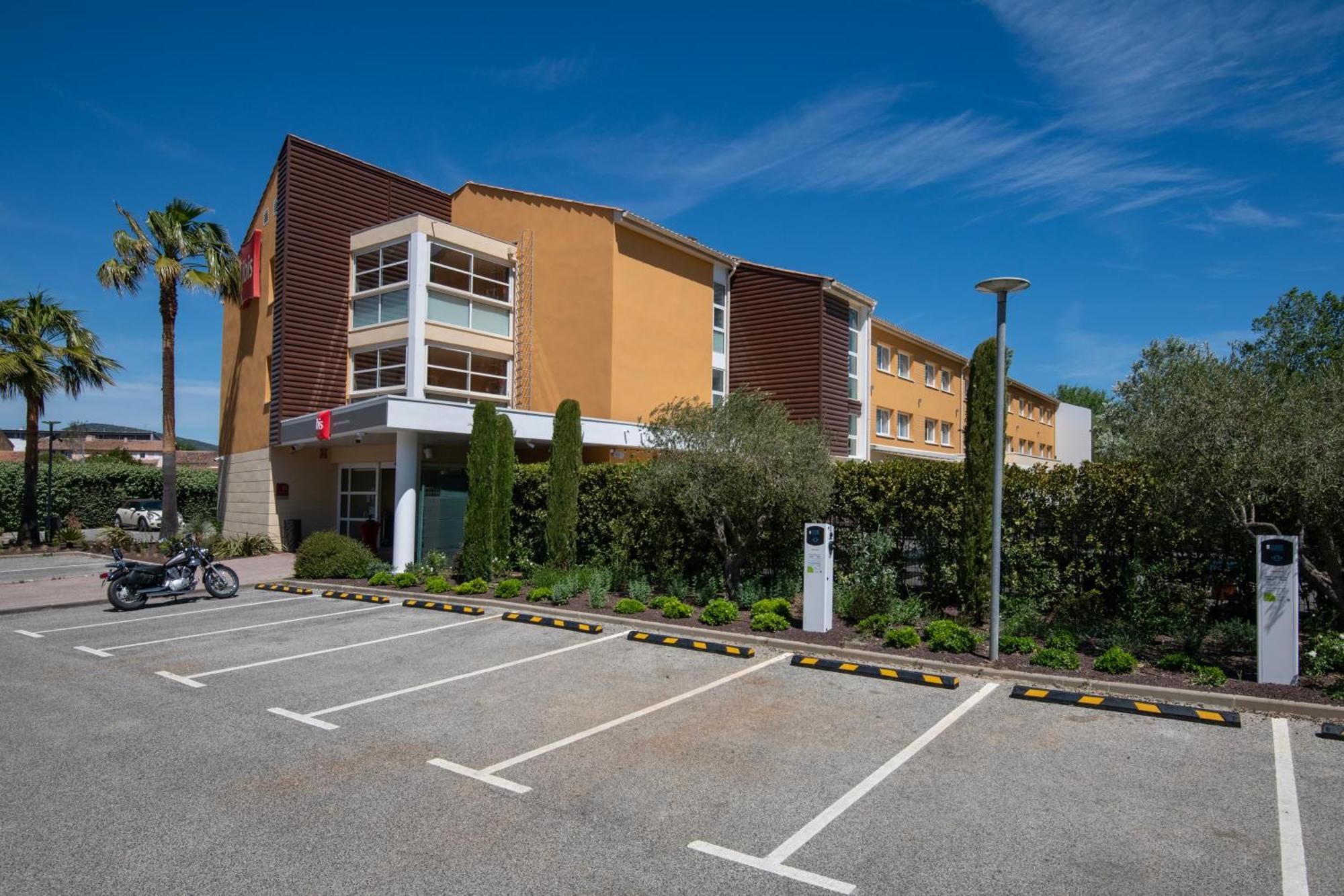 فندق كوغولينفي  Ibis Golfe De Saint-Tropez المظهر الخارجي الصورة